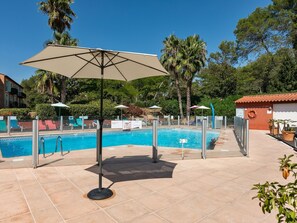 Outdoor pool - Serene Holiday Home in Mouans Sartoux With Swimming Pool (Mouans-Sartoux)