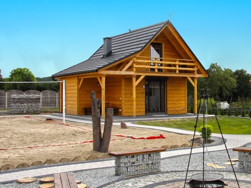 Eco-friendly House by Goszcza Lake