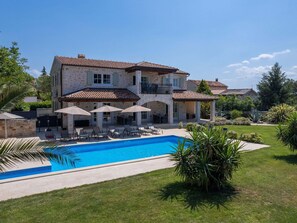 Villa | Pool
