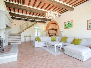 Living area - Villa in Tuscany With Private Pool (Castiglion Fiorentino)