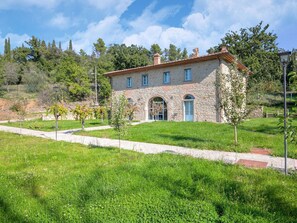 Exterior - Villa in Tuscany With Private Pool (Castiglion Fiorentino)