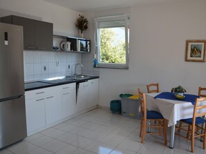 Private kitchen - Mandre Coastal Hideaway (Kolan)