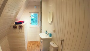 Shower, towels - Pretty Holiday Home in Kopalino With Terrace (Choczewo)