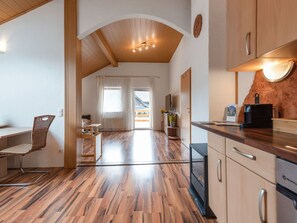 House | Private kitchen - Modern Holiday Home in Pinsdorf With Garden (Pinsdorf)