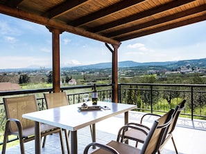 Villa | Dining