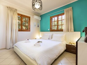 6 عدّة غرف نوم وطراز فريد لكل وحدة ومكواة/لوح كي وملاءات أسرّة