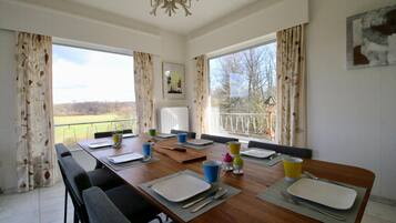 Villa | Dining