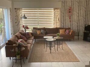 Villa | Living room - Spacious Villa with Hot Tub & Sauna in Ardennes (Somme-Leuze)