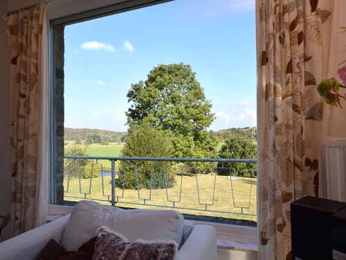 Spacious Villa with Hot Tub & Sauna in Ardennes
