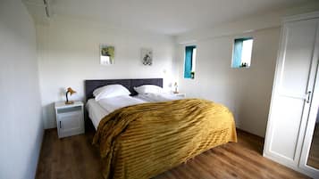 Villa | 4 bedrooms, individually furnished, iron/ironing board, bed sheets