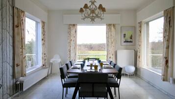 Villa | Dining