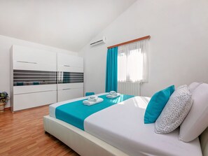 Villa - Splendid Villa in Vižinada with Hot Tub (Vizinada)