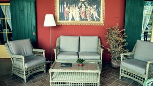 Apartment | Living room - Apartment Amidst Vineyards & Blue Skies (Coriano)