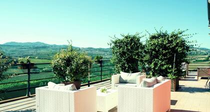 Apartment Amidst Vineyards & Blue Skies