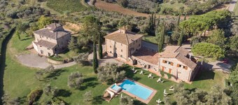 Tuscan Cottage With 2 Pools