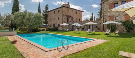 Småhus | Basseng | Utendørsbasseng