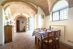 Cottage | Tempat makan