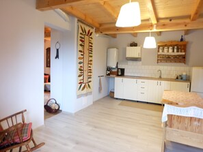 Cottage | Private kitchen | Highchair