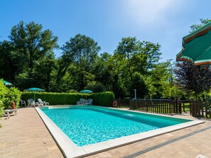Outdoor pool - Stunning Farmhouse in Gubbio with Hot Tub & Pool (Gubbio)