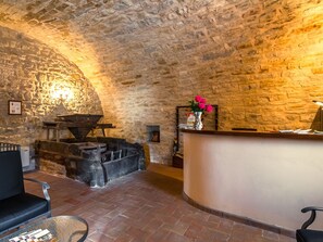 Reception - Stunning Farmhouse in Gubbio with Hot Tub & Pool (Gubbio)