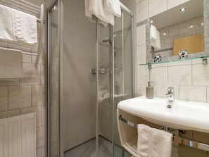 Shower, towels