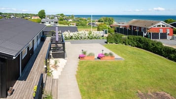 House | Water view