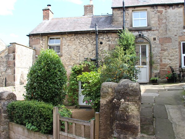 Exterior - Soothing Holiday Home in Matlock With Peak District View (Matlock)