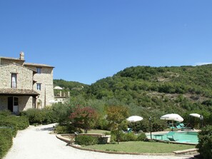 Pool - Holiday Home in Assisi Near Monte Subasio (Assisi)
