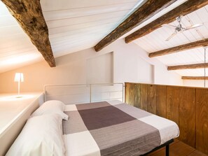 Casa | 1 dormitorio, mobiliario individual, ropa de cama