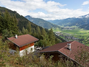 Exterior - Mountain View Family Chalet in Piesendorf with Sauna near Ski Lift (Piesendorf)