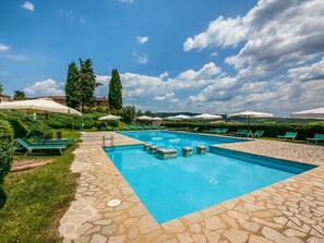 Outdoor pool - Rustic Tuscan Hamlet With Swimming Pool, Among the Chianti Vineyards (Castellina in Chianti)
