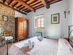 Casa | 1 dormitorio, mobiliario individual, tabla de planchar con plancha