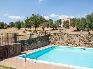 Casa | Piscina | Una piscina al aire libre
