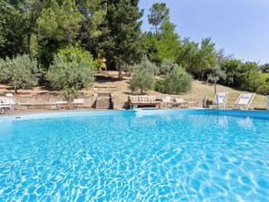 Villa | Zwembad | Een binnenzwembad, een buitenzwembad