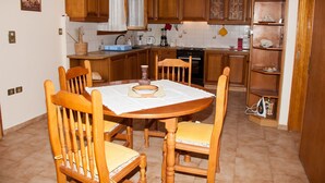 Unclassified image, 4 of 35, button - Elegant Holiday Home in Lixouri near Lepeda Beach (Kefalonia)