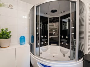 Shower dan handuk