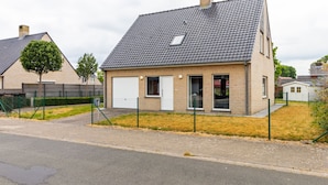 Exterior - Alluring Villa in Munkzwalm With Garden (Zwalm)