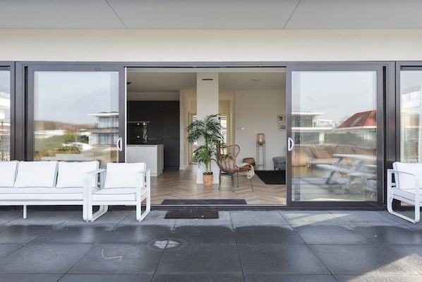 House | Balcony