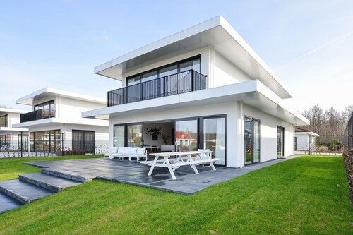Luxury Villa on the Waterfront With Jetty
