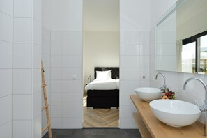 House | Bathroom