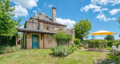 Splendid Holiday Home in Dégagnac With Heated Swimming Pool and Jacuzzi