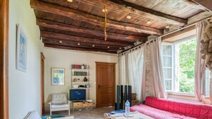 Fireplace - Splendid Holiday Home in Dégagnac With Heated Swimming Pool and Jacuzzi (Degagnac)