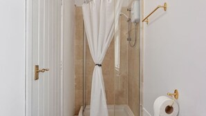 Bathroom - Comfortable Apartment in Blackpool Near Sea (Blackpool)