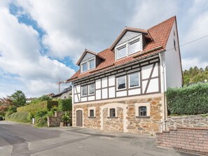 Exterior - Pleasant Holiday Home in Brilon With Balcony (Brilon)