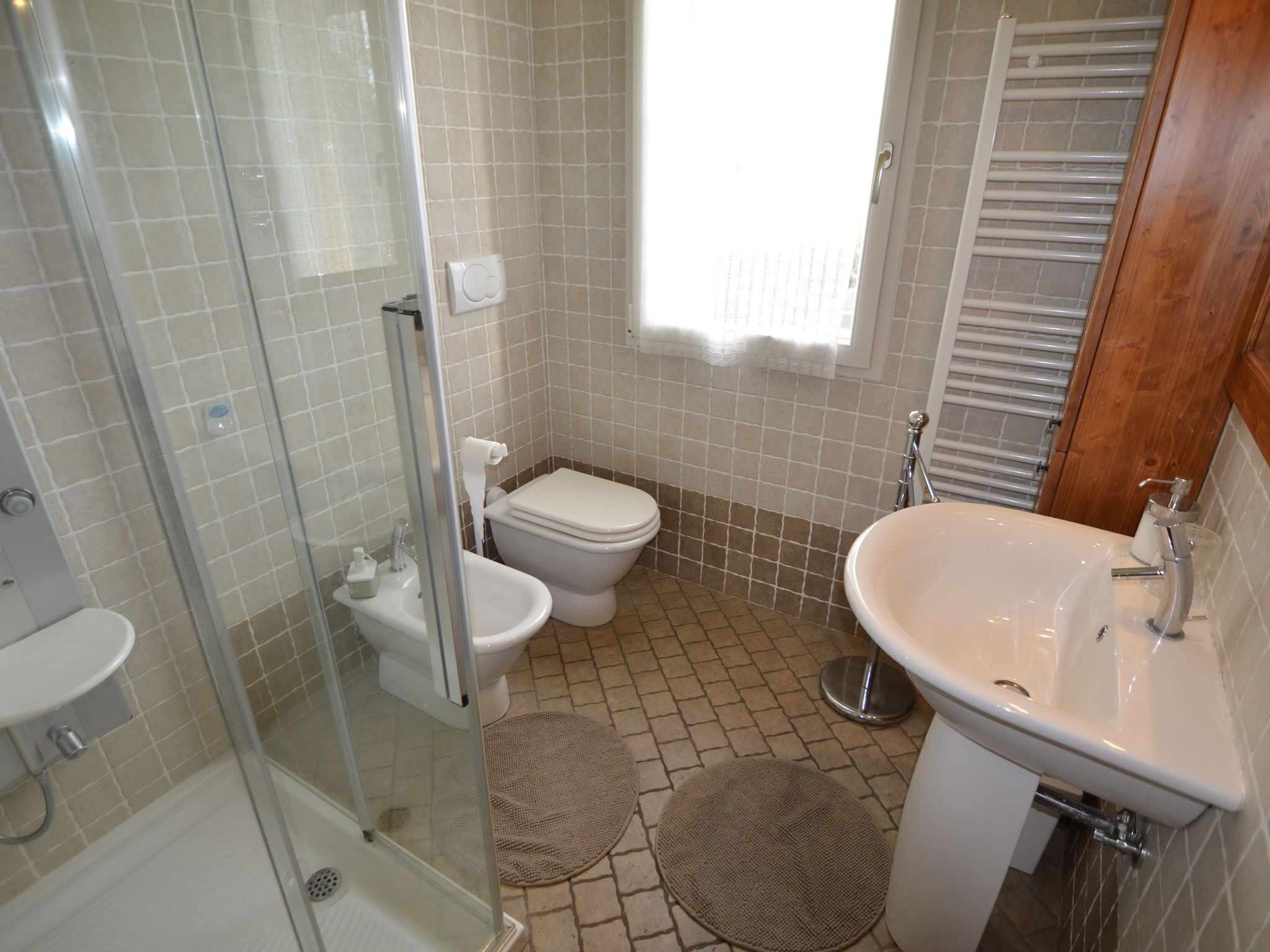 Shower dan handuk