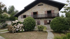 Exterior - Alluring Villa in Cagli With Garden (Sanremo)