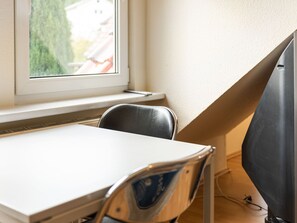 Dining - Neat Apartment in Gilserberg near River with Sauna (Gilserberg)