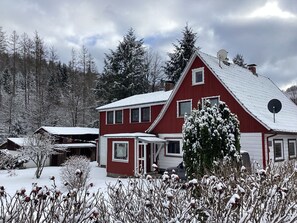 Hús | Fyrir utan
