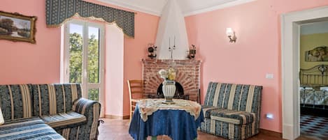 Cottage | Living area