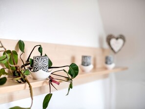 1 bedroom, individually furnished, bed sheets - Tasteful Apartment in Wünschendorf With Private Garden (Wünschendorf/Elster)
